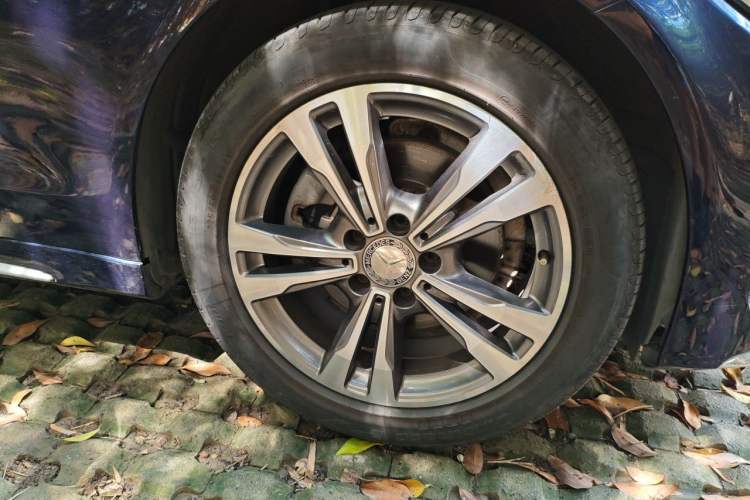 Used Mercedes-Benz C-Class 2015 Facelift C 200 L Right Front Wheel Hub