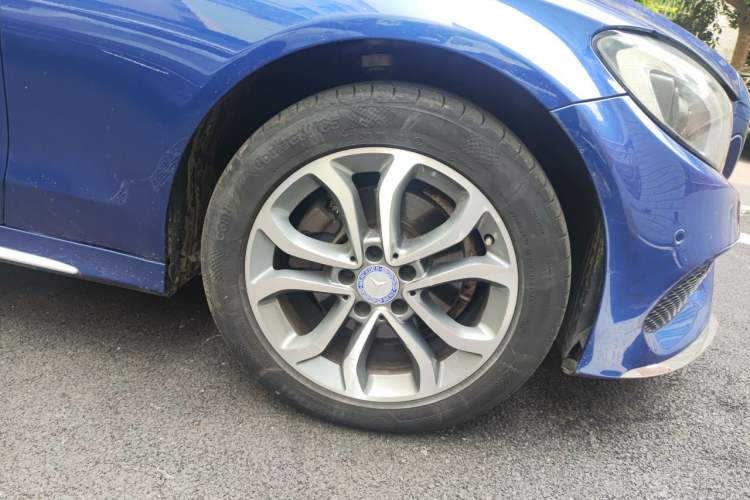 Used Mercedes-Benz C-Class 2015 C 200 L Sport Edition Right Front Wheel Hub