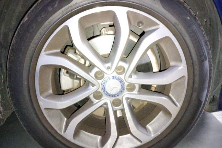 Used Mercedes-Benz C-Class 2015 Restyled C 180 L Sport Edition Right Front Wheel Hub