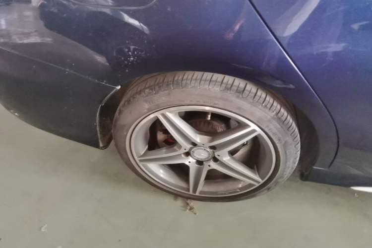 Used Mercedes-Benz C-Class 2015 C 260 L Sport Edition Right Rear Wheel Hub