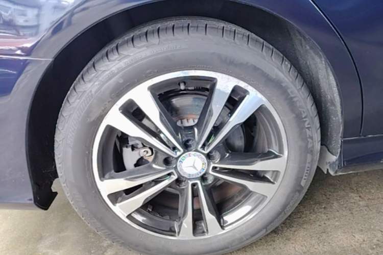 Used Mercedes-Benz C-Class 2015 C 200 Sport Edition Right Rear Wheel Hub