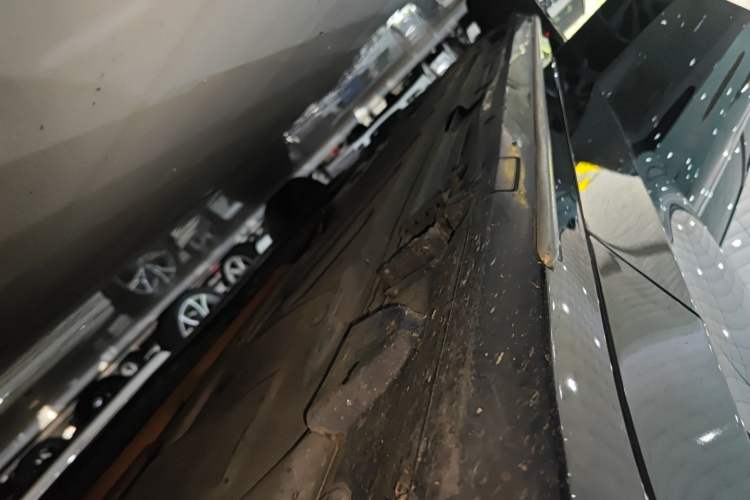 Used Mercedes-Benz C-Class 2015 Revised C 200 L Sport Edition Right Side Sill