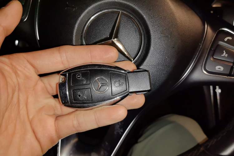 Used Mercedes-Benz C-Class 2015 C 260 L Vehicle Key