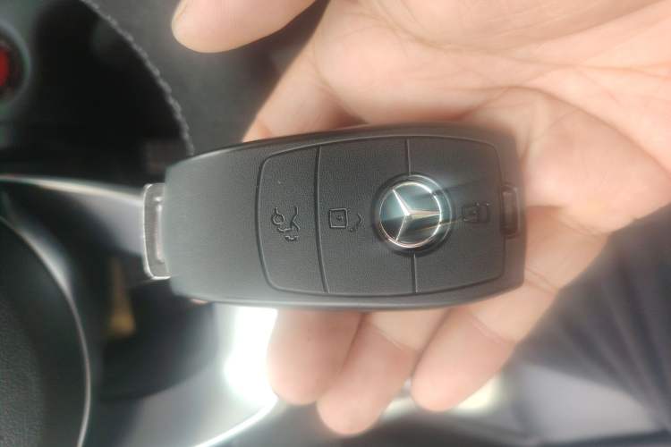 Used Mercedes-Benz C-Class 2015 Revised C 200 L Sport Edition Vehicle Key