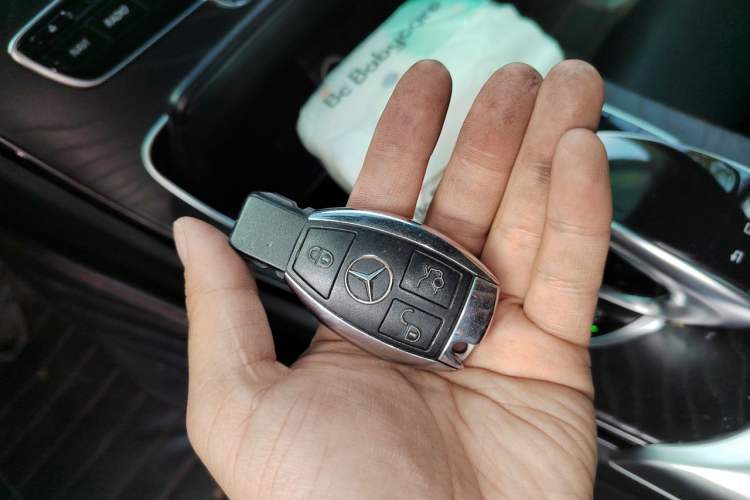 Used Mercedes-Benz C-Class 2015 Revised C 200 L Sport Edition Vehicle Key