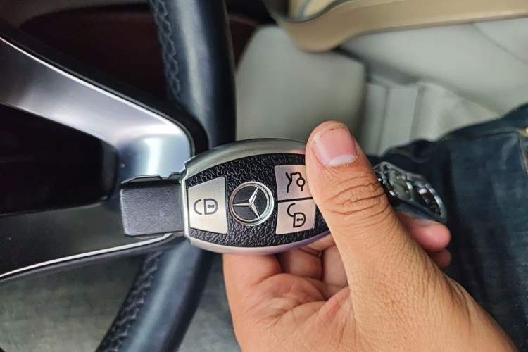 Used Mercedes-Benz C-Class 2015 C 200 L Vehicle Key