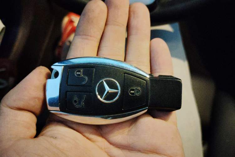 Used Mercedes-Benz C-Class 2015 Restyled C 180 L Sport Edition Vehicle Key