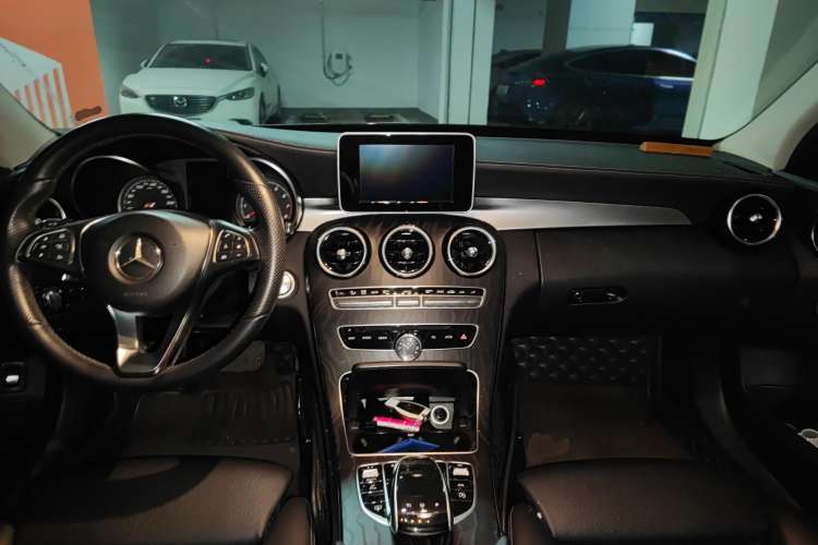 Used Mercedes-Benz C-Class 2015 C 200 L Sport Edition Center Console