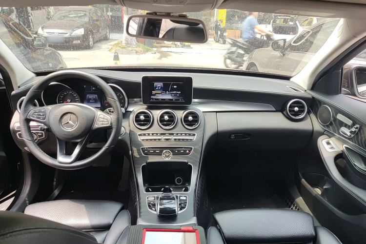 Used Mercedes-Benz C-Class 2015 C 200 L Sport Edition Center Console