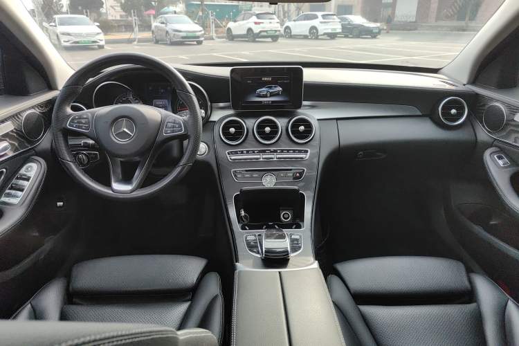 Used Mercedes-Benz C-Class 2015 Revised C 200 L Sport Edition Center Console