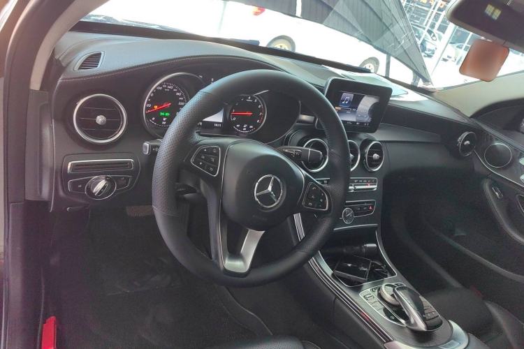 Used Mercedes-Benz C-Class 2015 C 200 L Sport Edition Center Console