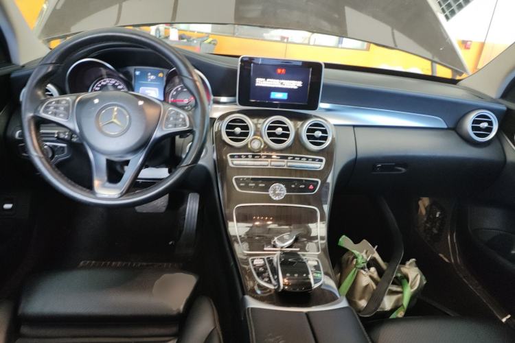 Used Mercedes-Benz C-Class 2015 C 200 L Center Console