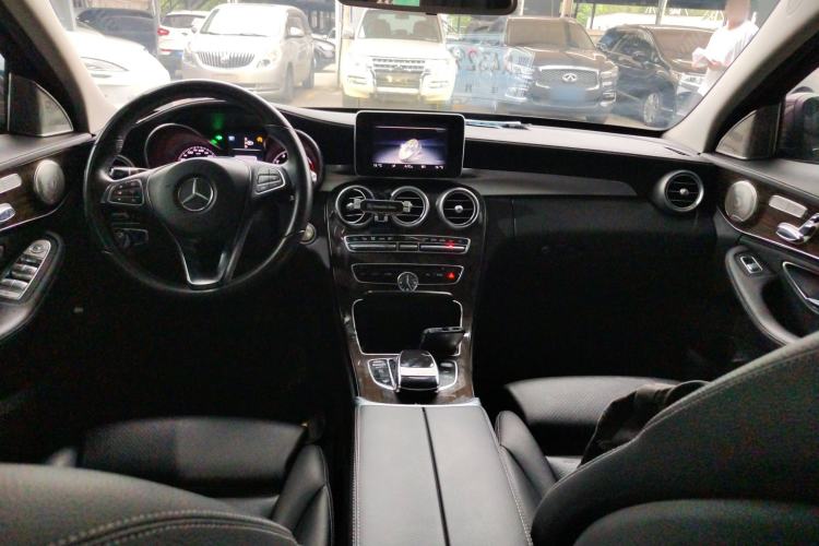 Used Mercedes-Benz C-Class 2015 C 200 L Center Console