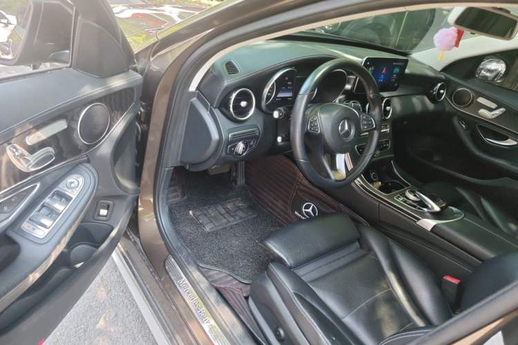 Used Mercedes-Benz C-Class 2015 Revised C 200 L Sport Edition Driver Seat
