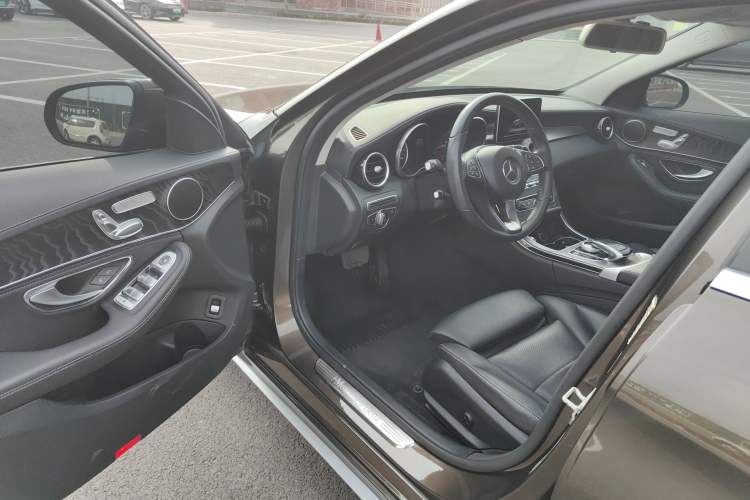 Used Mercedes-Benz C-Class 2015 Revised C 200 L Sport Edition Driver Seat