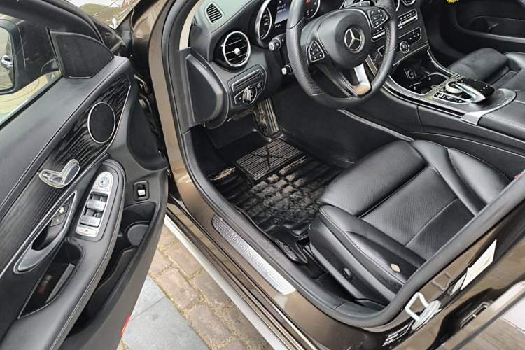 Used Mercedes-Benz C-Class 2015 Restyled C 180 L Sport Edition Driver Seat