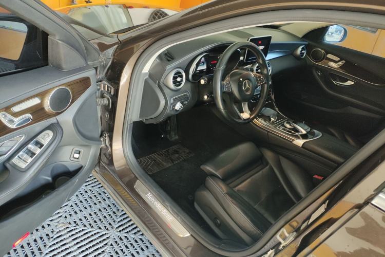 Used Mercedes-Benz C-Class 2015 C 200 L Driver Seat