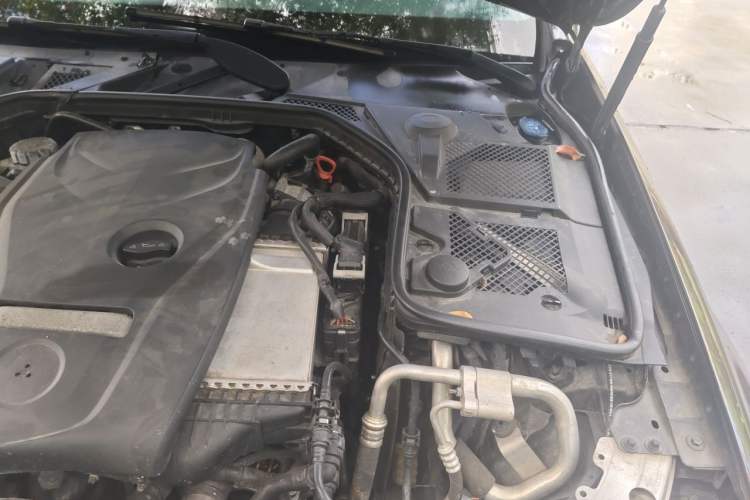 Used Mercedes-Benz C-Class 2015 C 180 L Engine Bay Left