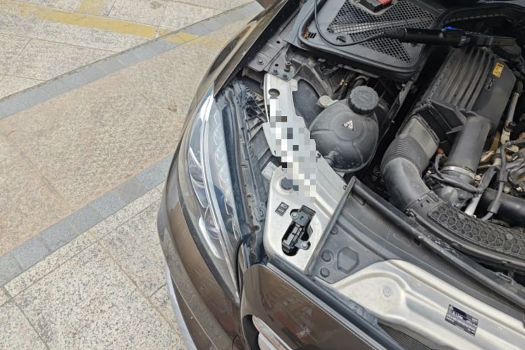 Used Mercedes-Benz C-Class 2015 C 300 L Sport Edition Engine Bay Right