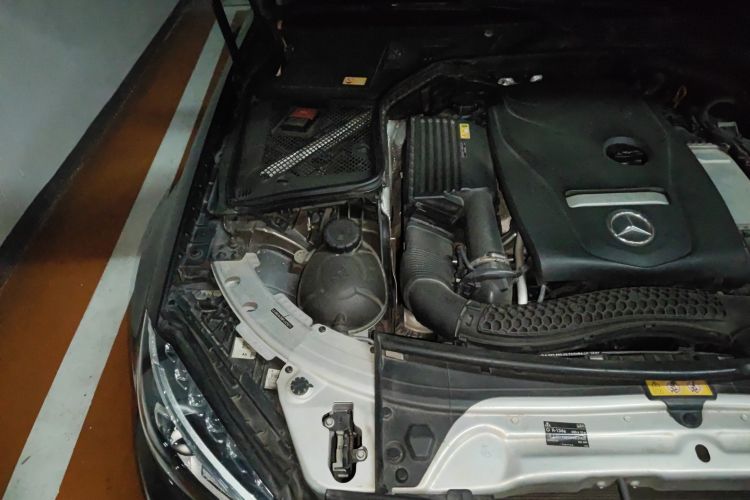 Used Mercedes-Benz C-Class 2015 C 200 L Sport Edition Engine Bay Right