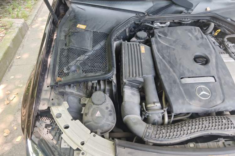 Used Mercedes-Benz C-Class 2015 Revised C 200 L Sport Edition Engine Bay Right
