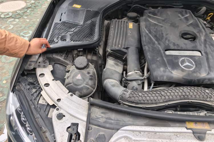 Used Mercedes-Benz C-Class 2015 Revised C 200 L Sport Edition Engine Bay Right