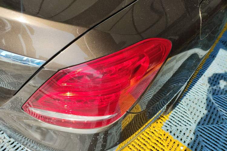 Used Mercedes-Benz C-Class 2015 C 200 L Exterior 3