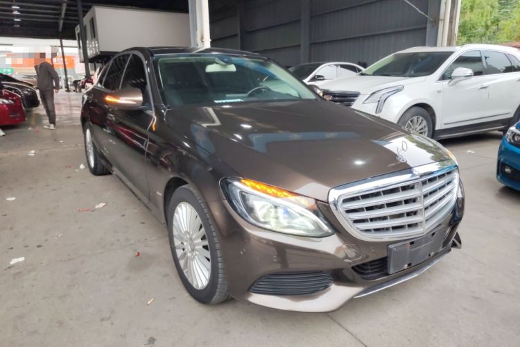 Used Mercedes-Benz C-Class 2015 C 200 L Front Right 45 Deg