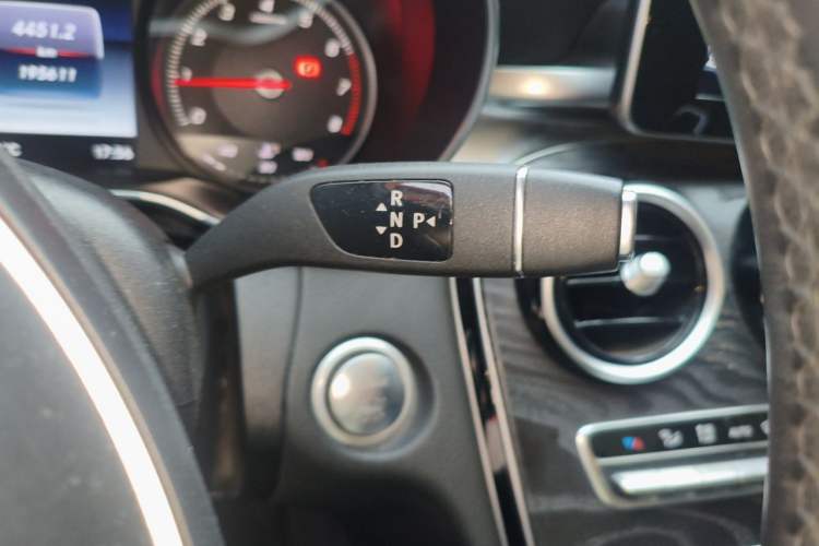 Used Mercedes-Benz C-Class 2015 Revised C 200 L Sport Edition Gear Lever