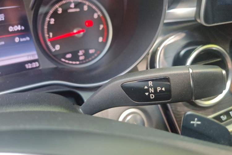 Used Mercedes-Benz C-Class 2015 Revised C 200 L Sport Edition Gear Lever