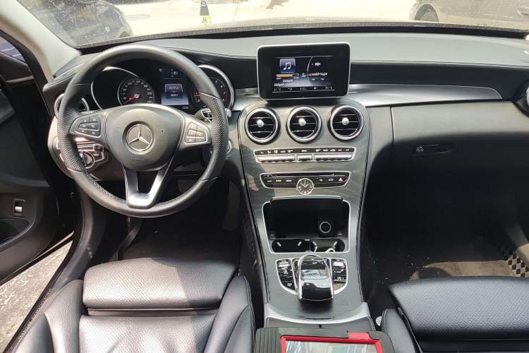 Used Mercedes-Benz C-Class 2015 C 200 L Sport Edition Gear Lever