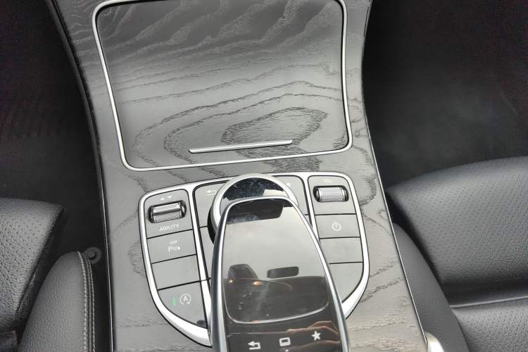Used Mercedes-Benz C-Class 2015 Revised C 200 L Sport Edition Gear Lever