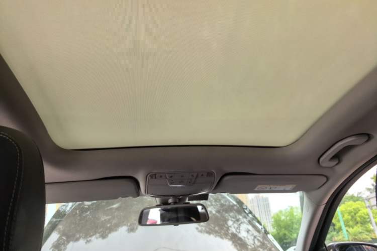 Used Mercedes-Benz C-Class 2015 C 200 L Headliner