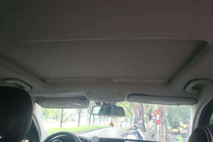 Used Mercedes-Benz C-Class 2015 C 180 L Headliner