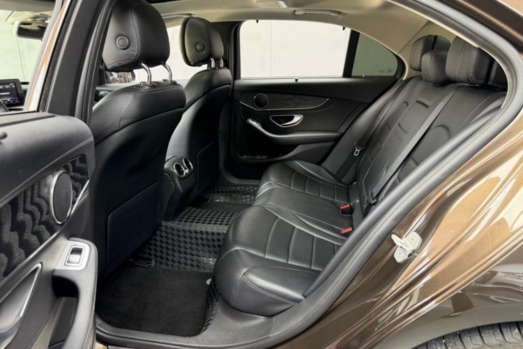 Used Mercedes-Benz C-Class 2015 C 200 L Sport Edition Interior 10