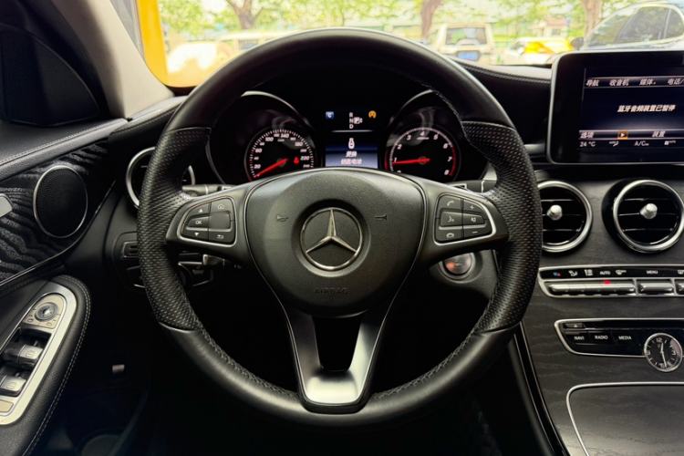 Used Mercedes-Benz C-Class 2015 C 200 L Sport Edition Interior 11
