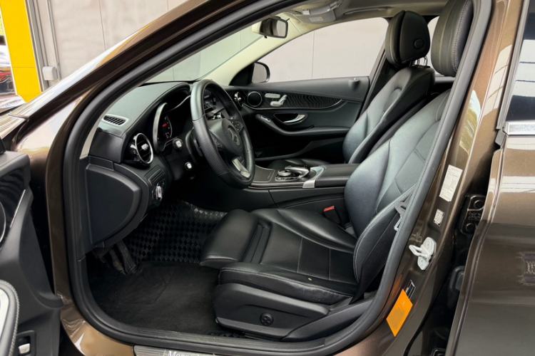 Used Mercedes-Benz C-Class 2015 C 200 L Sport Edition Interior 2