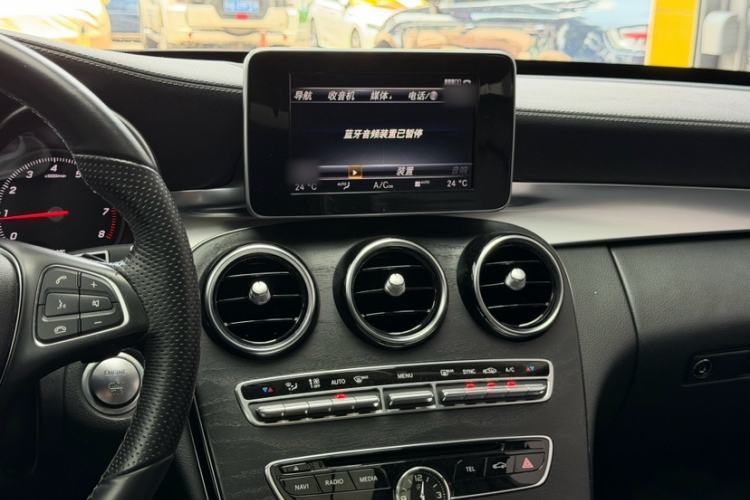 Used Mercedes-Benz C-Class 2015 C 200 L Sport Edition Interior 3