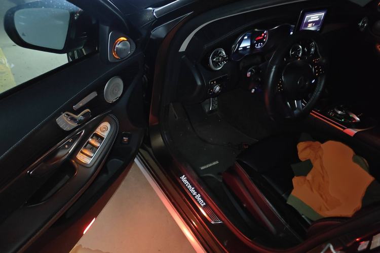 Used Mercedes-Benz C-Class 2015 C 300 L Sport Edition Interior 3