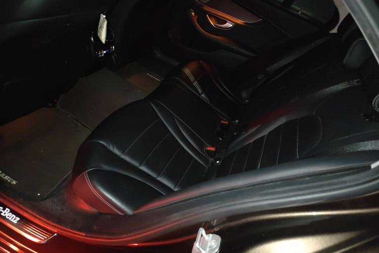 Used Mercedes-Benz C-Class 2015 C 300 L Sport Edition Interior 4