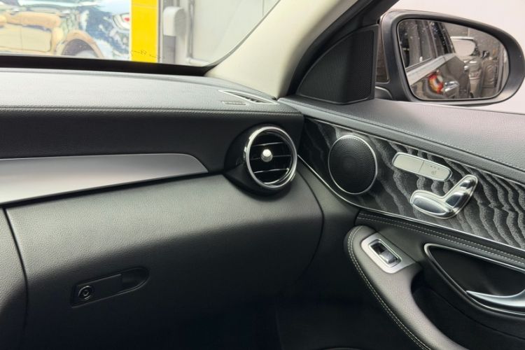 Used Mercedes-Benz C-Class 2015 C 200 L Sport Edition Interior 6