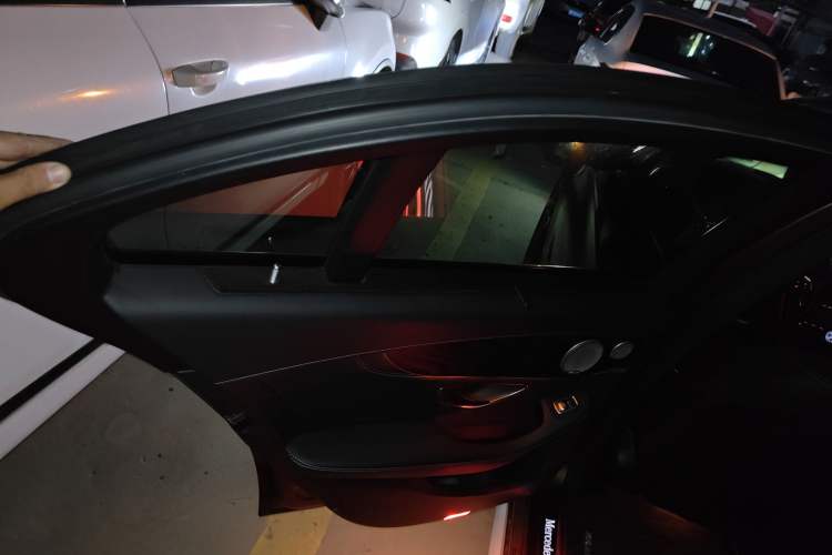 Used Mercedes-Benz C-Class 2015 C 300 L Sport Edition Interior 8