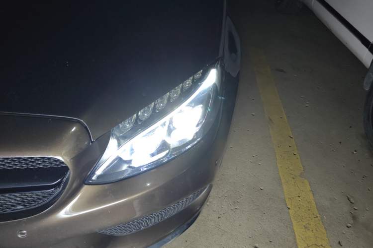 Used Mercedes-Benz C-Class 2015 C 300 L Sport Edition Left Front Headlight