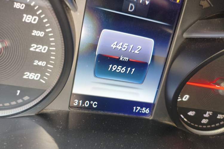 Used Mercedes-Benz C-Class 2015 Revised C 200 L Sport Edition Odometer Close Up