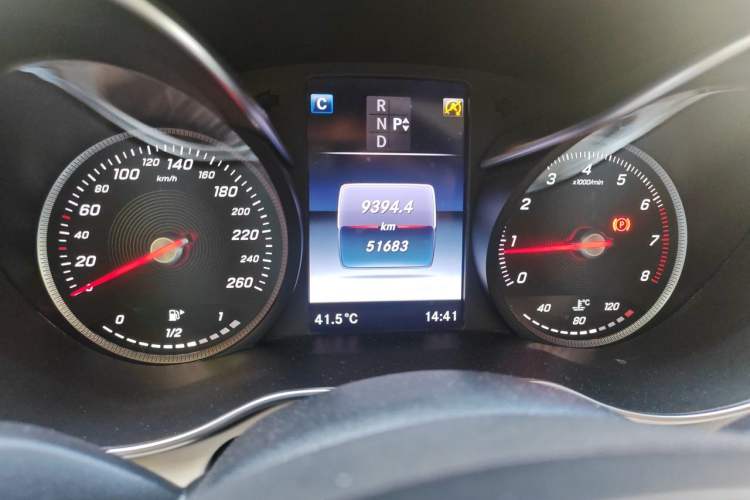 Used Mercedes-Benz C-Class 2015 Revised C 200 L Sport Edition Odometer Close Up