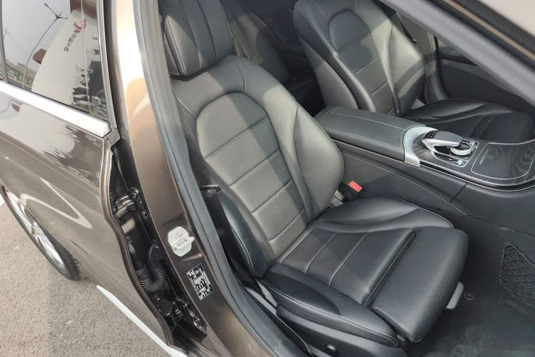 Used Mercedes-Benz C-Class 2015 Revised C 200 L Sport Edition Right Front Seat