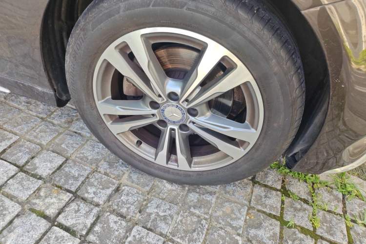 Used Mercedes-Benz C-Class 2015 Revised C 200 L Sport Edition Right Front Wheel Hub