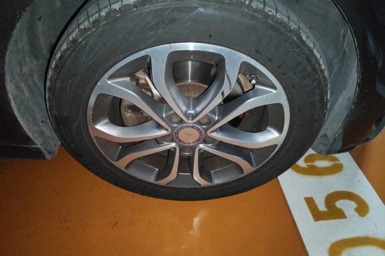 Used Mercedes-Benz C-Class 2015 C 200 L Sport Edition Right Front Wheel Hub