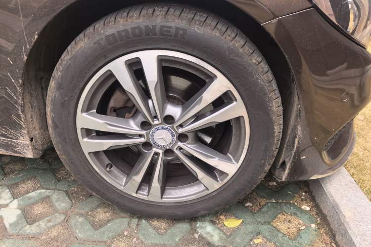 Used Mercedes-Benz C-Class 2015 Revised C 200 L Sport Edition Right Front Wheel Hub
