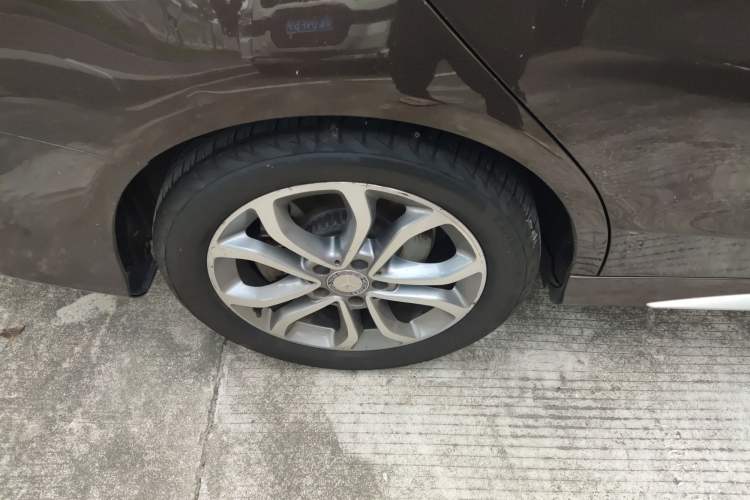 Used Mercedes-Benz C-Class 2015 C 200 L Sport Edition Right Rear Wheel Hub